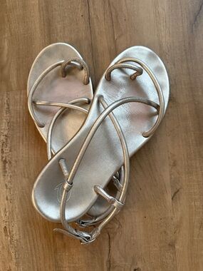 OluKai Leather Metallic Silver Minimalist Strappy Sandals